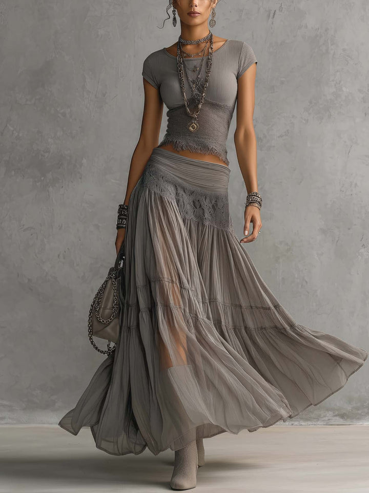 Elena- Conjunto de Top com Painéis de Renda e Saia Maxi Plissada