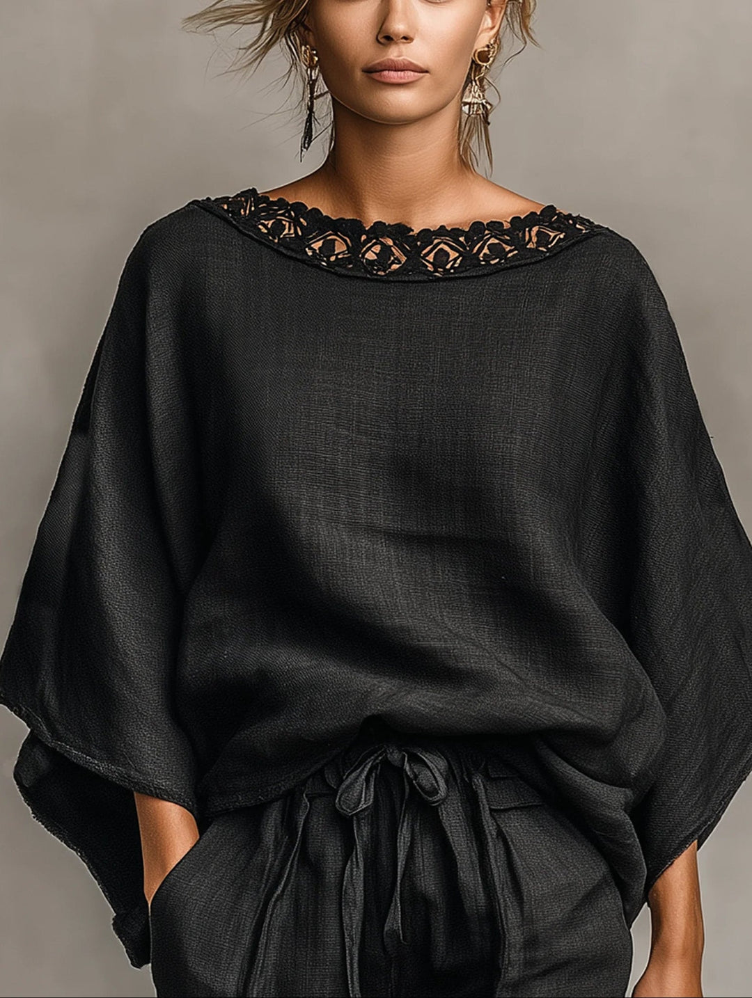 Blusa e Calções de Renda Lilás com Decote