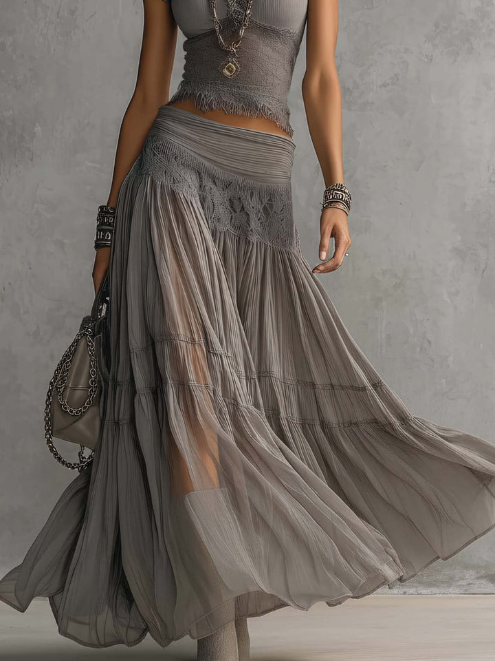 Elena- Conjunto de Top com Painéis de Renda e Saia Maxi Plissada