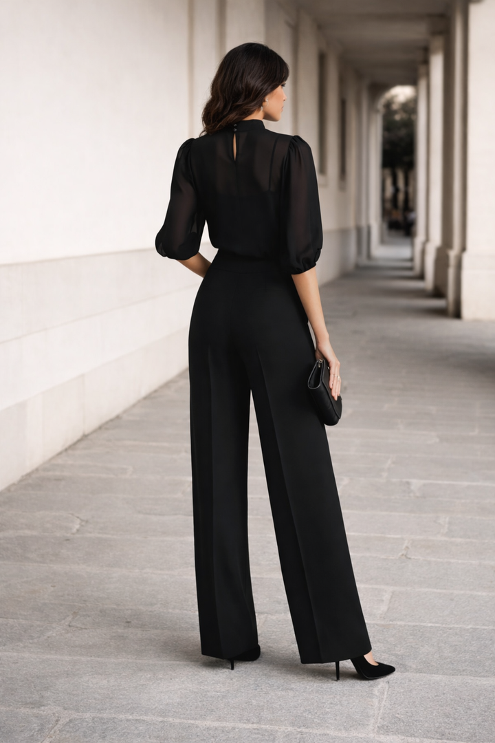 Valentina | Conjunto de Três Peças Composto por uma Camisola Transparente e Calças de Perna Larga.
