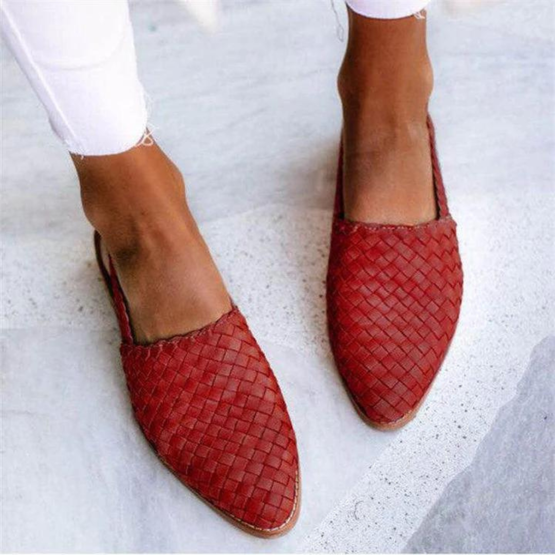 Arielle-Claire™ | Elegantes e Confortáveis Sandálias Planas Feitas à Mão
