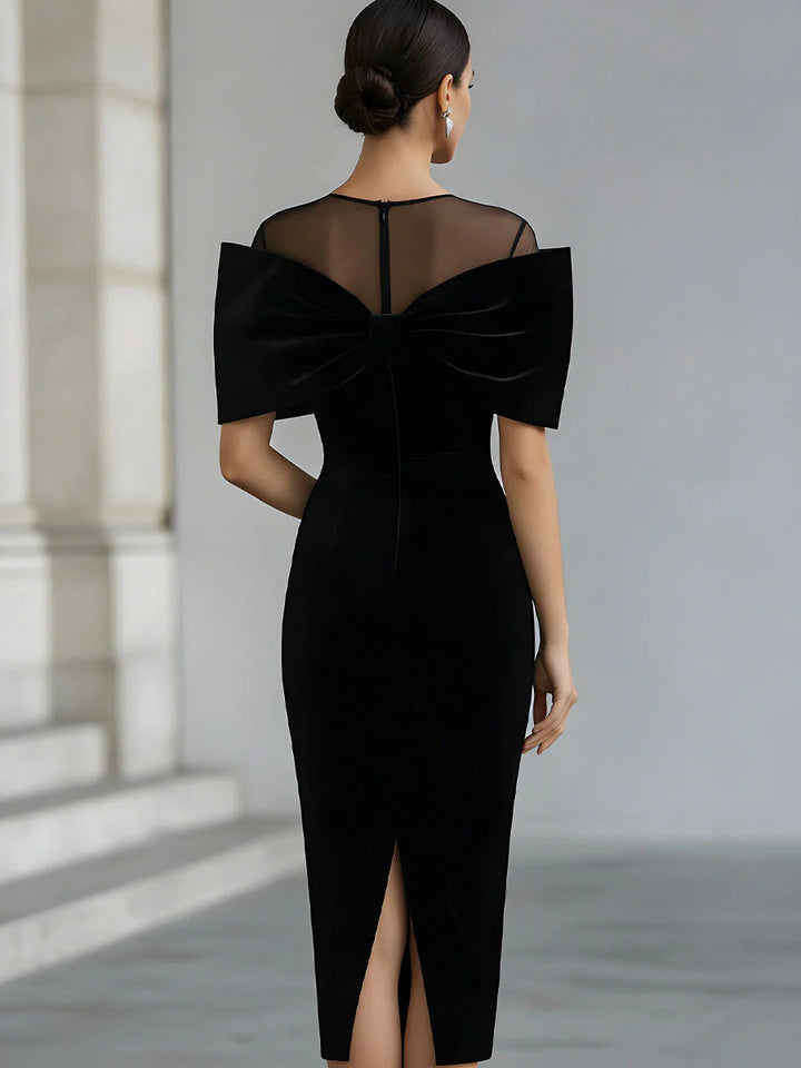 Vestido Midi de Veludo Preto Dramático