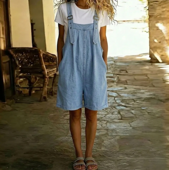 Clara | Macacão Curto em Denim Vintage Lavado em Algodão Suave Azul Claro