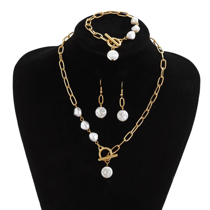Conjunto de Colar, Pulseira e Brincos em Pérolas Paperclip Elegantes