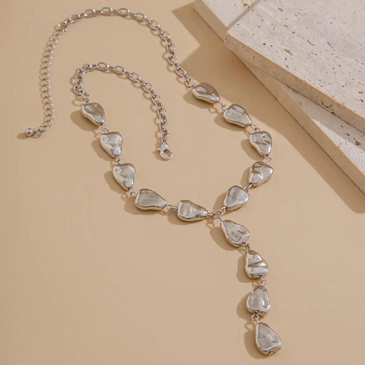 Colar Lariat Inspirado na Pedra Moderna