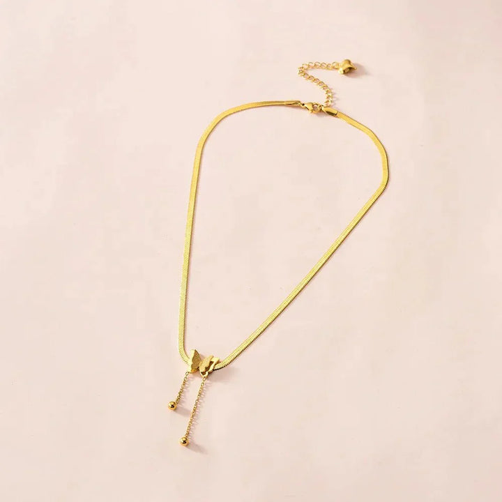 Colar Pendente em Forma de Borboleta com Padrão de Espinha de Peixe Delicado