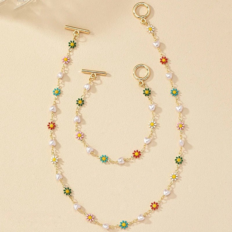 Conjunto de Pulseira e Colar de Pérolas Florais Primaveris Delicadas