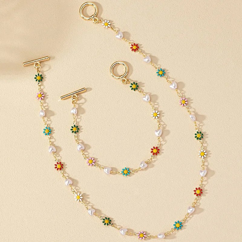 Conjunto de Pulseira e Colar de Pérolas Florais Primaveris Delicadas