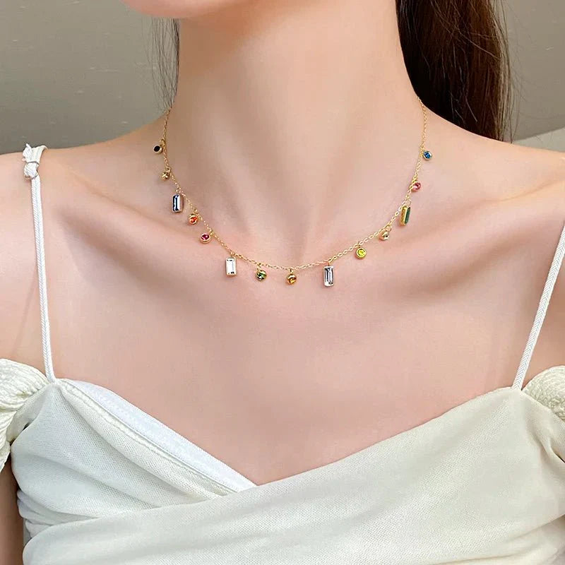 Colar Choker com Cristais Delicados Espalhados