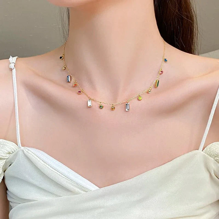 Colar Choker com Cristais Delicados Espalhados