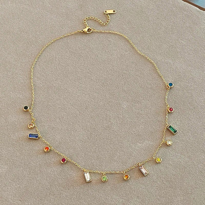 Colar Choker com Cristais Delicados Espalhados