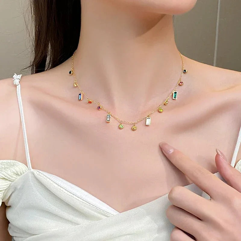 Colar Choker com Cristais Delicados Espalhados