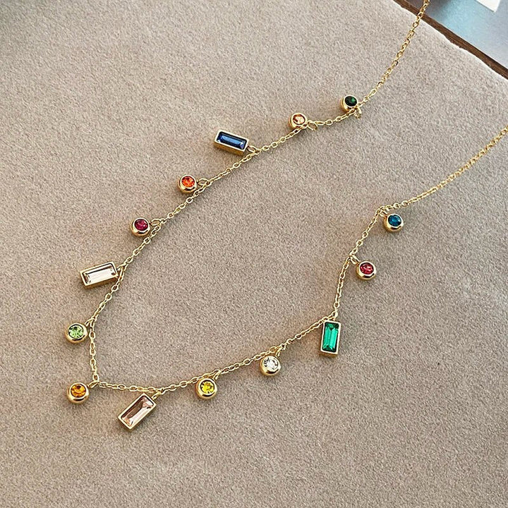 Colar Choker com Cristais Delicados Espalhados